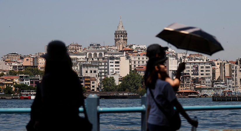 Bugün hava nasıl olacak? İstanbul’da poyraz tesirini gösterdi: Gündüz sıcak, gece serin