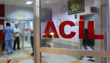 Çocuğunu almaya gitti, okul bahçesinde bıçaklandı