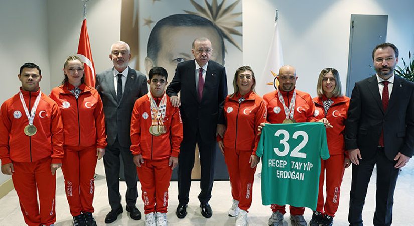 Cumhurbaşkanı Erdoğan, Türkiye Özel Sporcular Spor Federasyonu temsilcilerini kabul etti