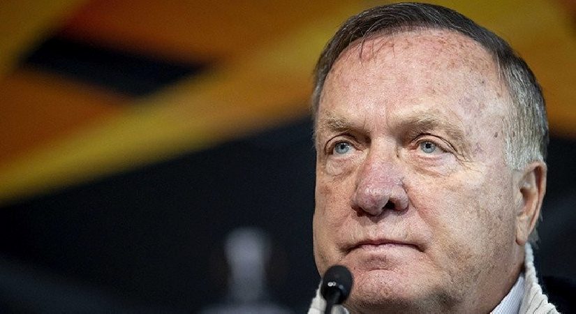 Curaçao, Dick Advocaat’ın kontratını uzattı