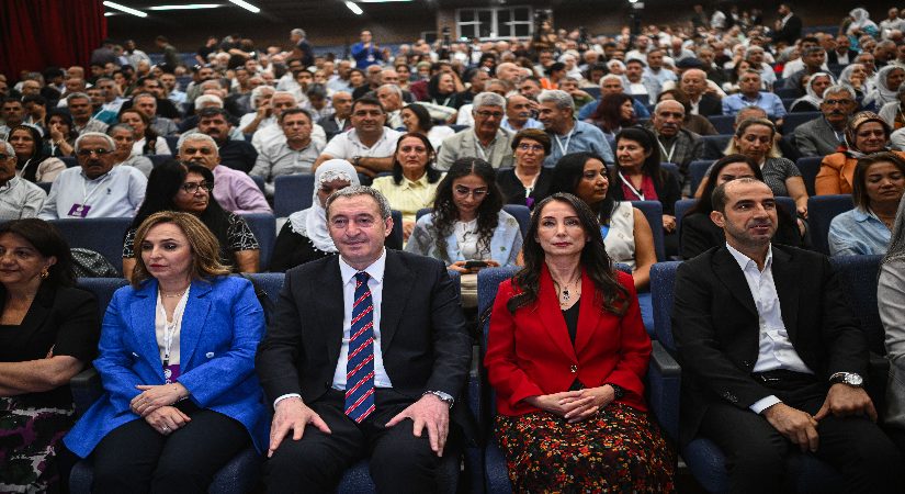 DEM Parti’de Tuncer Bakırhan ve Tülay Hatimoğulları tekrar eş genel başkanlığa seçildi