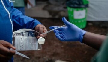 DSÖ’den Ebola uyarısı: Büyümeye ve can almaya devam ediyor