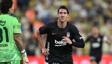 Dusan Vlahovic, derbiyi de boş geçmedi! 26 yıl sonra başardı