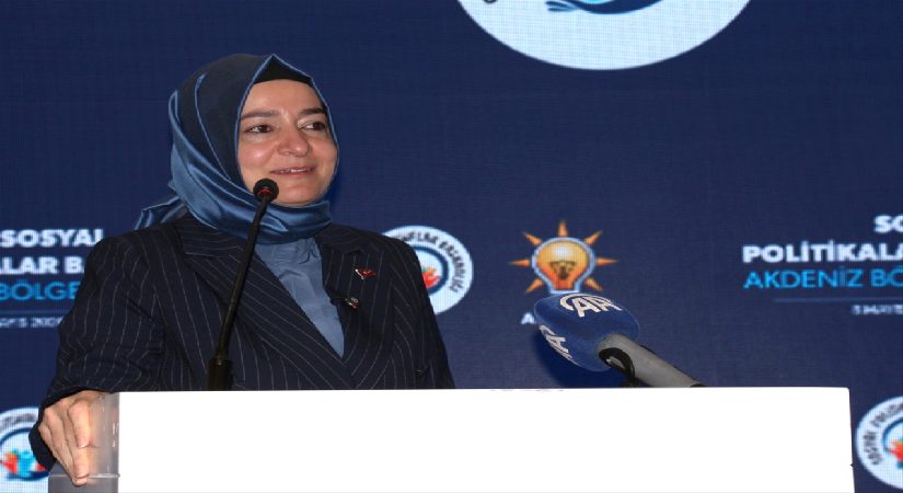 Fatma Betül Sayan Kaya: Tüm vazifelerimden affımı istedim