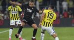 “Fenerbahçe’yi resmen tükettiler, orta alanı teslim aldılar” Spor müellifleri derbi için ne dedi?