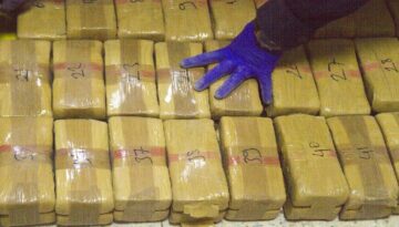 Fiji’de isimli emanette kokain skandalı: Hepsi “un paketi”ne dönüştü