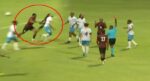 Futbol tarihinde görülmedi. Saçını çeken kırmızı yedi, 9 kişi kaldılar