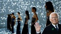 Giorgio Armani’den 1 yıl sonra. Armani ‘evrim’ temasıyla geri döndü