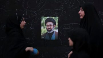 “Hamaney’i enkazdan çıkardık”