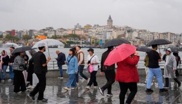 İstanbul’da kuvvetli sağanak. Valilikten 3 ilçe için ikaz