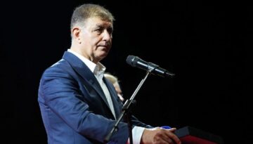 İzmir Büyükşehir Belediye Başkanı Cemil Tugay ne yapacak? Tugay yalanlıyor haberler sürüyor