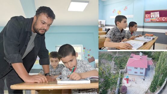 Koca okulda öbür öğrenci yok… Umut öğretmen iki kardeşi geleceği hazırlıyor