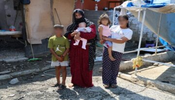 Konut sahibi olmak isterken dolandırıldı, 5 çocuğuyla ahırdaki çadırda kalıyor