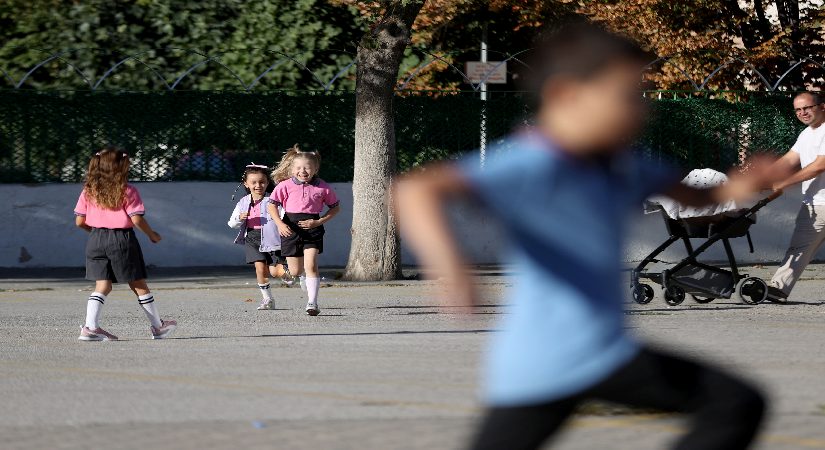 Küçük mini birler okulda. Ahenk haftası heyecanı başladı