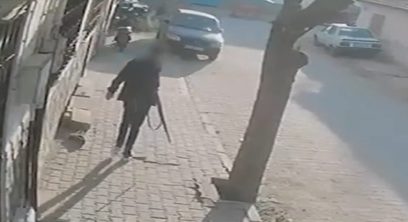 Manisa Turgutlu’da lise önünde silahlı taarruz. Kaçan saldırgan bu türlü görüntülendi