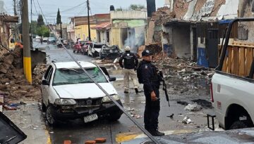 Meksika’da polis karakoluna bombalı akın