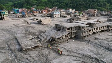 Nepal’deki felakette meyyit sayısı 1000’e yaklaştı