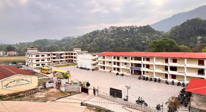 Nepal’deki sellerde yıkılan okulun müdürü, 900 öğrencisinin hayatını nasıl kurtardığını anlattı