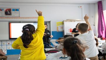 Okuldan uzaklaşmada 14-17 yaş kümesine dikkat
