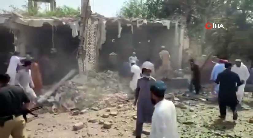 Pakistan’da cuma namazı sırasında bombalı atak: 15 meyyit, 50’den fazla yaralı