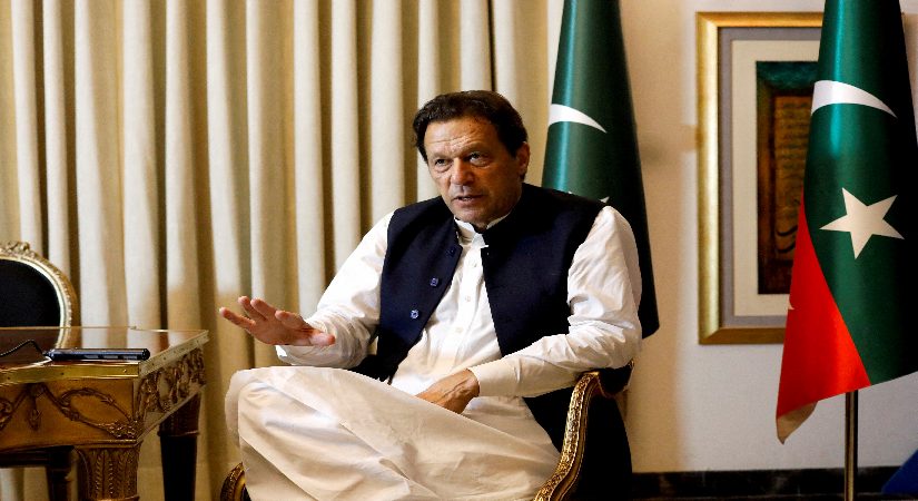Pakistan’da tutuklu eski Başbakan Khan’ın kardeşi gözaltına alındı