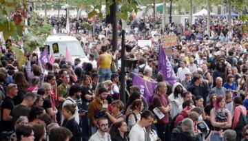 Paris karıştı! Silah yasasına karşı binlerce kişi sokaklara döküldü