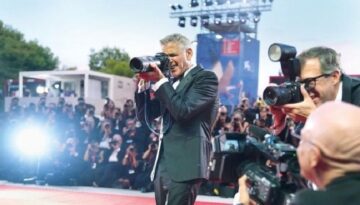 Sen mükafatı tut ben fotoğraf çekeyim