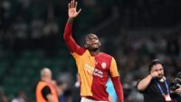 Sporting taraftarından Leao’ya protesto!