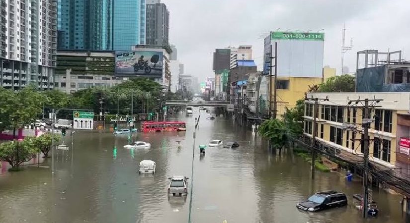 Tayland’ın başşehri Bangkok’ta binlerce kişi tahliye edildi