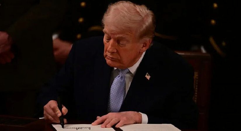 Trump imzaladı! ABD, üç kesimde muhakkak Kanada eserlerine ithalat yasağı getiriyor