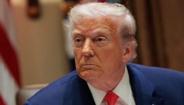 Trump: Zafer takı askeri komplekse dönüştürülecek