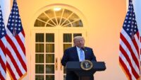 Trump’tan üç medya kuruluşuna Beyaz Saray yasağı