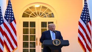 Trump’tan üç medya kuruluşuna Beyaz Saray yasağı