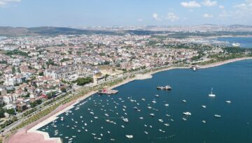 Tuzla’daki berbat kokunun kaynağı bulundu. Belediye ve polis sorumluları arıyor