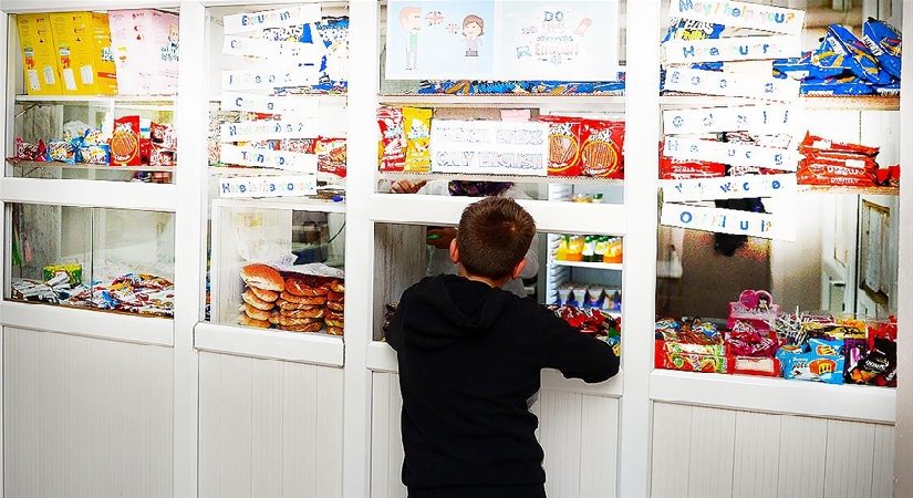 Yasak listesi uzadı. Okul kantinlerinde artık bu eserler satılmayacak