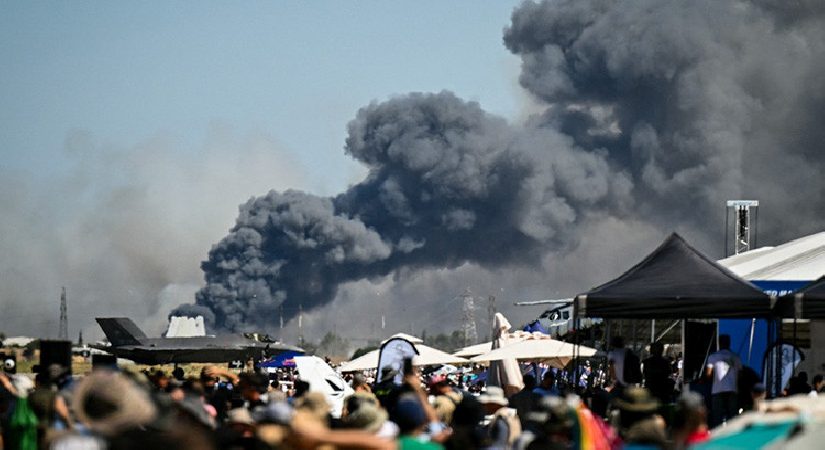 Yunanistan’da savaş uçağı düştü
