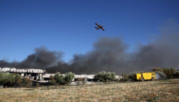Yunanistan’da savaş uçağı düştü. İki pilot meyyit