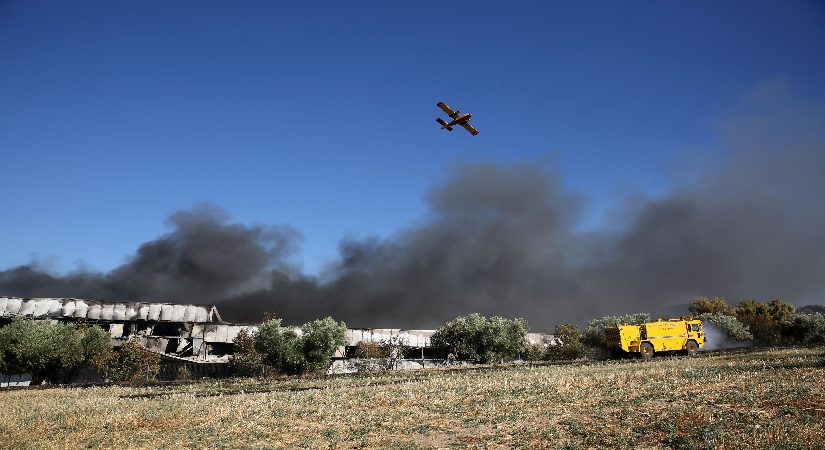 Yunanistan’da savaş uçağı düştü. İki pilot meyyit