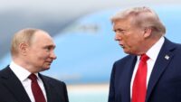 1,5 saat sürdü, ikisi de telefonu kapatmak istemedi. Putin ve Trump ne konuştu?