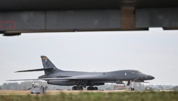ABD, İngiltere’deki o üsten bütün B-1 bombardıman uçaklarını çekti