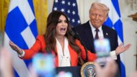 ABD’yi karıştıran büyükelçi krizi. Trump istifasını istedi