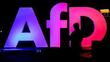 AfD kazandı: Ünlü marka teklifini geri çekti