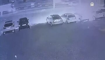 Akaryakıt bidonuyla geldi, galerideki 6 aracı kundakladı