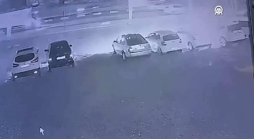 Akaryakıt bidonuyla geldi, galerideki 6 aracı kundakladı
