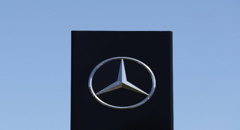 Alman otomotivinde kriz. Mercedes gayelerini düşürdü