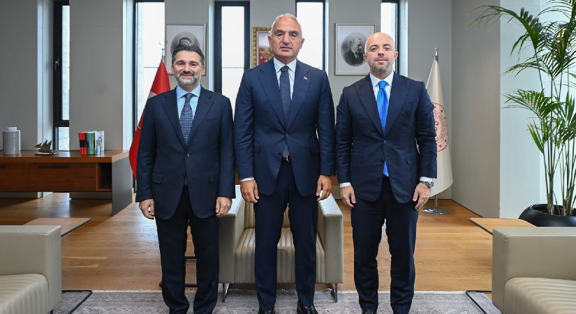 Bakan Ersoy ile THY idaresinden turizm doruğu