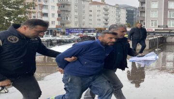 Bayrak provokasyonunun altından kendisi çıktı