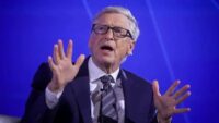 Bill Gates’ten insansı robot uyarısı. “İnşaat ve fabrika personelleri de işsiz kalabilir”