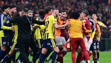 Bir sefer daha tüm dünyaya rezil olduk! Derbide yırtıcı batı sahneleri
