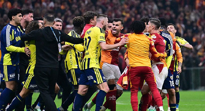 Bir sefer daha tüm dünyaya rezil olduk! Derbide yırtıcı batı sahneleri